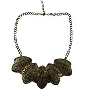 Statement necklace